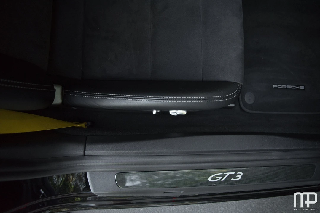 2014 Porsche 991 GT3 - Image 25 of 31