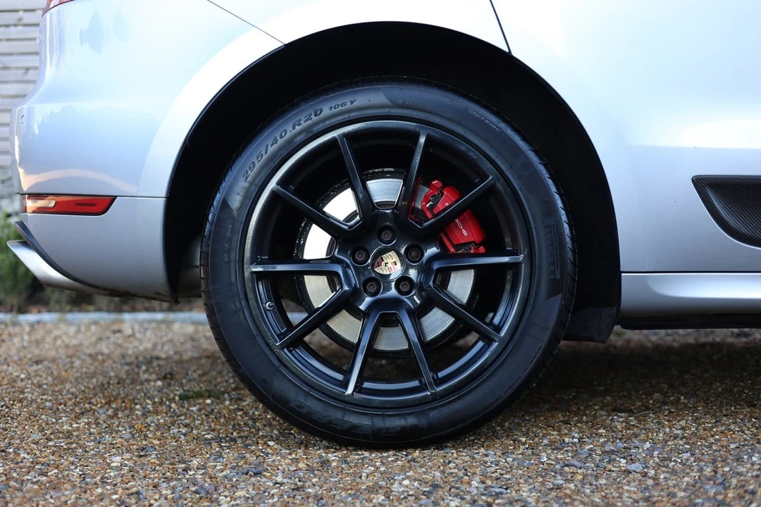 2014 Porsche Macan Turbo - Image 15 of 30