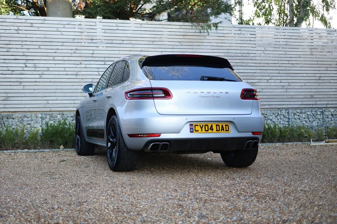 2014 Porsche Macan Turbo - Image 9 of 30