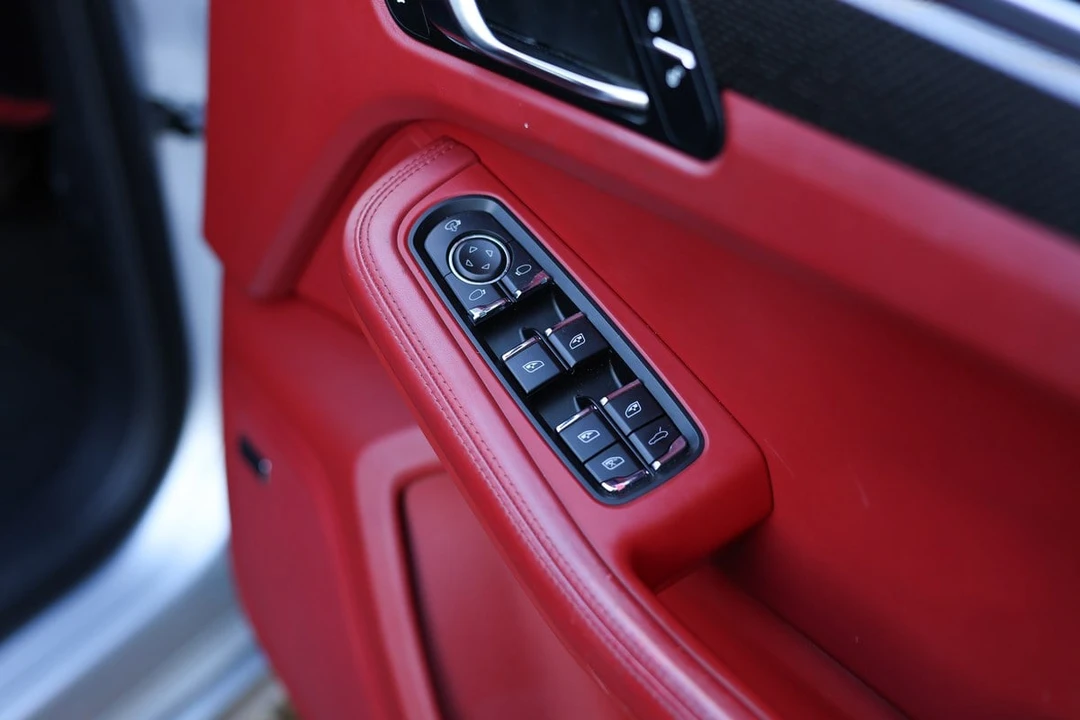 2014 Porsche Macan Turbo - Image 21 of 30