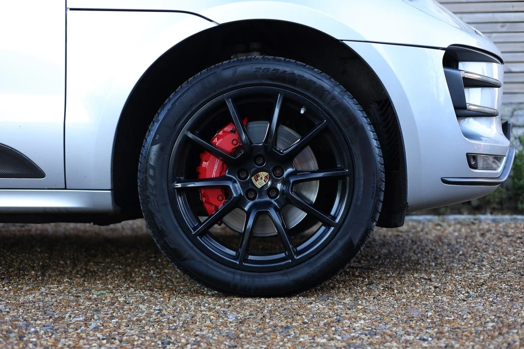 2014 Porsche Macan Turbo - Image 14 of 30