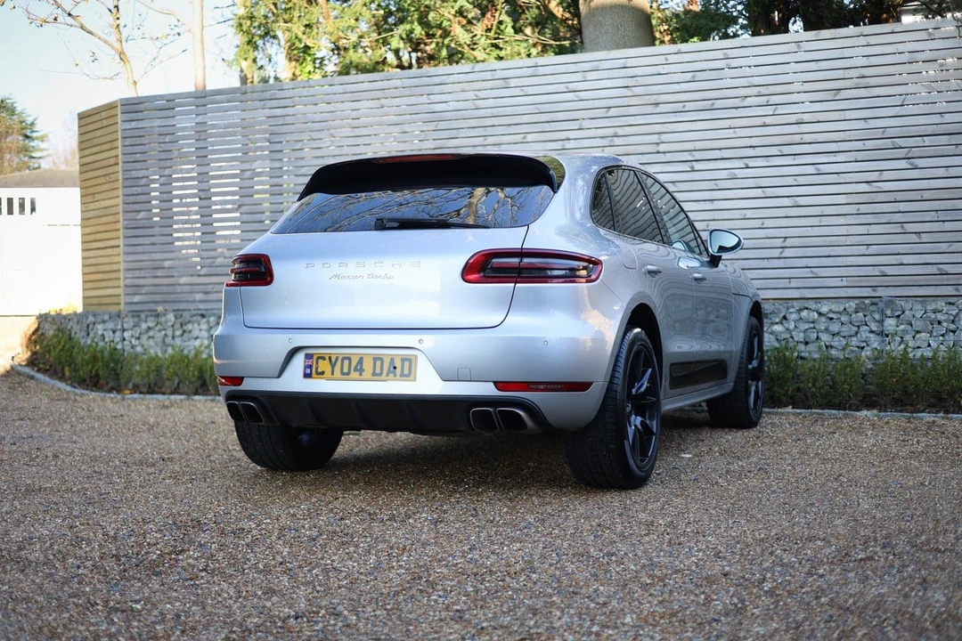 2014 Porsche Macan Turbo - Image 11 of 30
