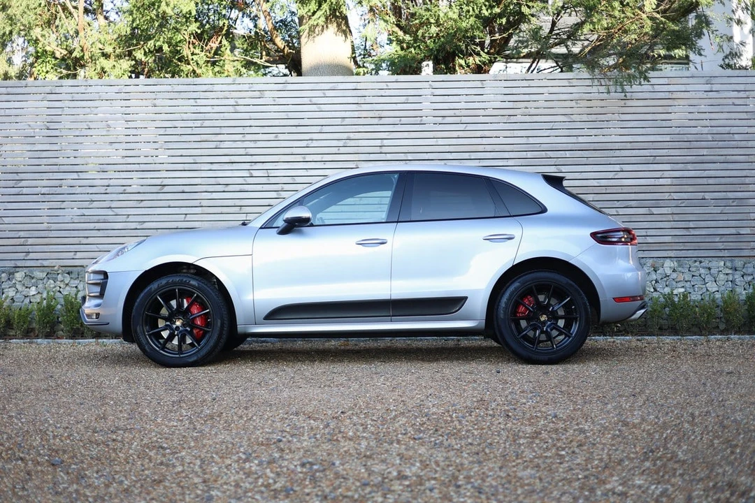 2014 Porsche Macan Turbo - Image 7 of 30