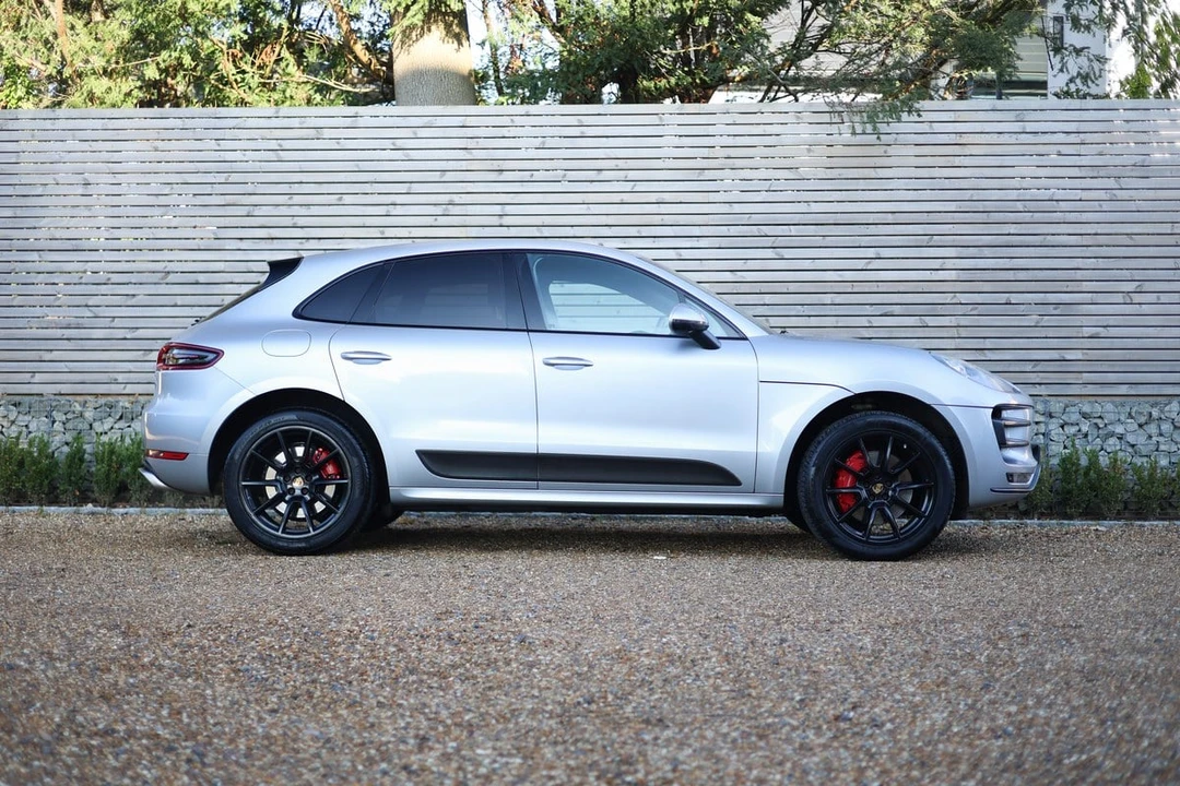2014 Porsche Macan Turbo - Image 13 of 30