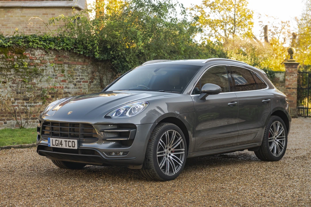 2014 Porsche Macan Turbo - Image 12 of 31