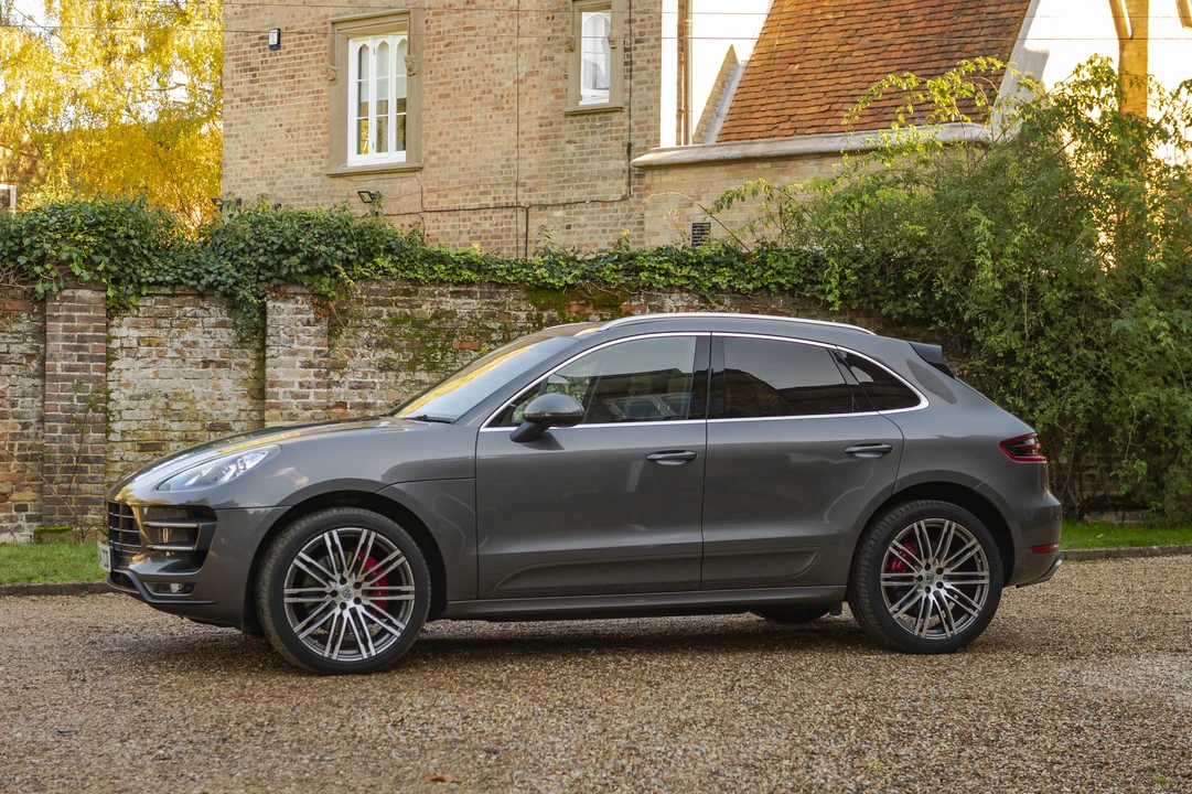 2014 Porsche Macan Turbo - Image 5 of 31