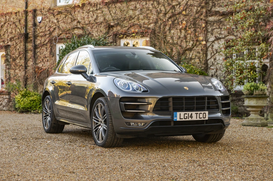 2014 Porsche Macan Turbo - Image 17 of 31