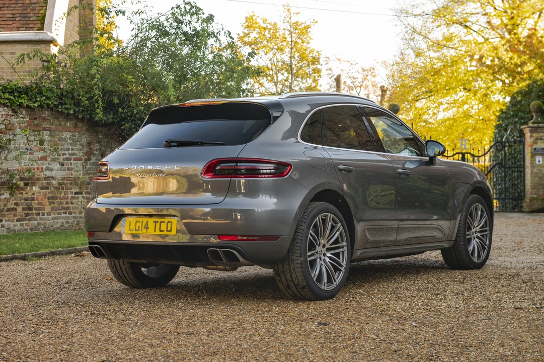 2014 Porsche Macan Turbo - Image 8 of 31