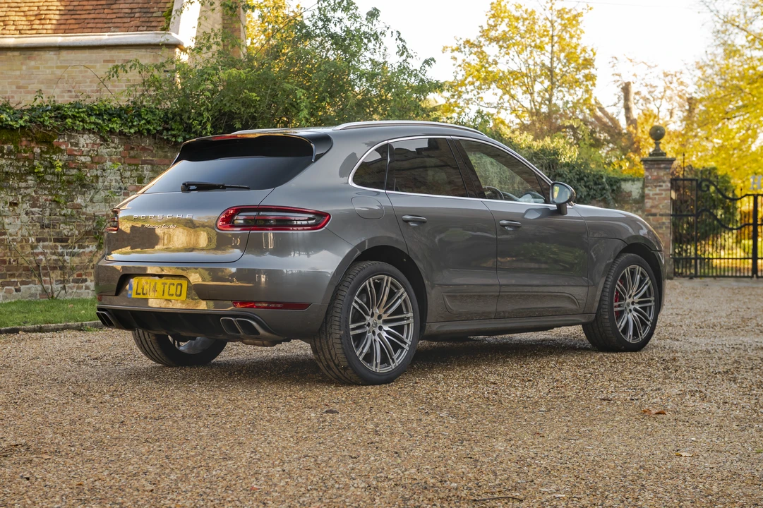 2014 Porsche Macan Turbo - Image 16 of 31