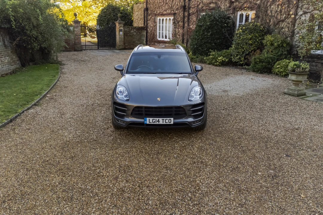 2014 Porsche Macan Turbo - Image 18 of 31