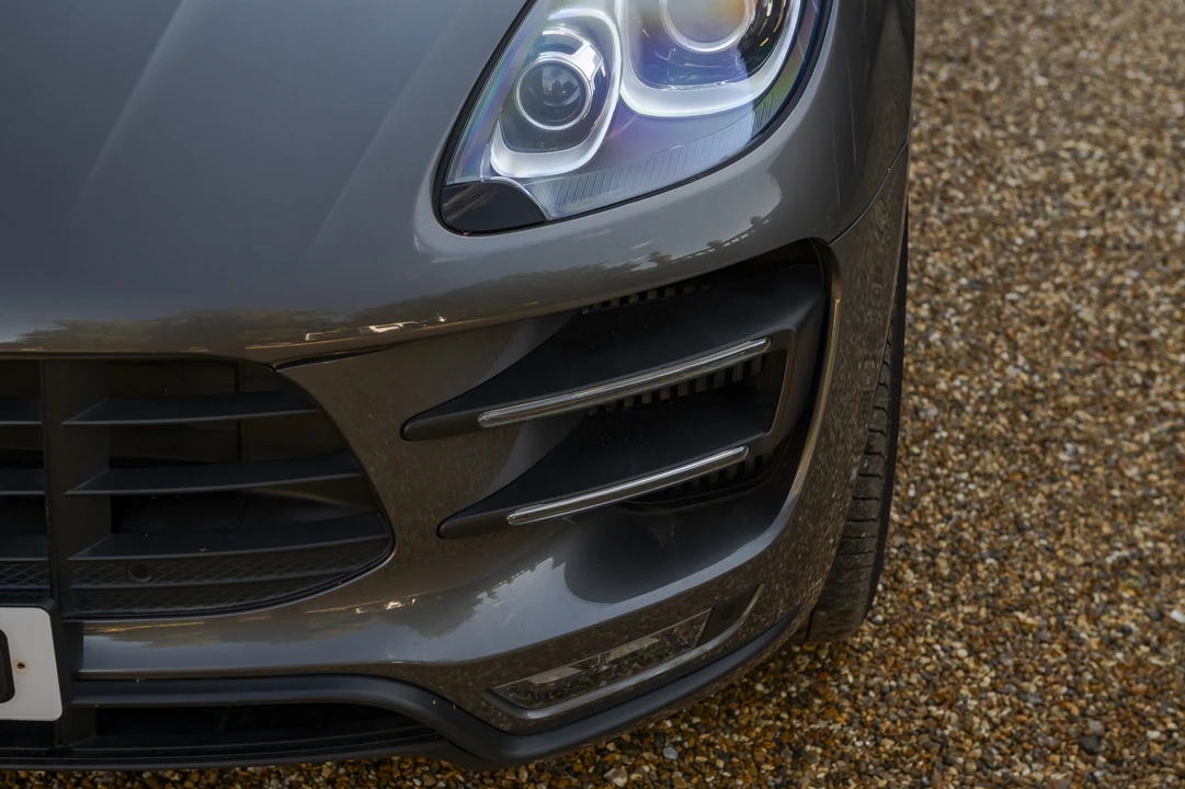 2014 Porsche Macan Turbo - Image 22 of 31