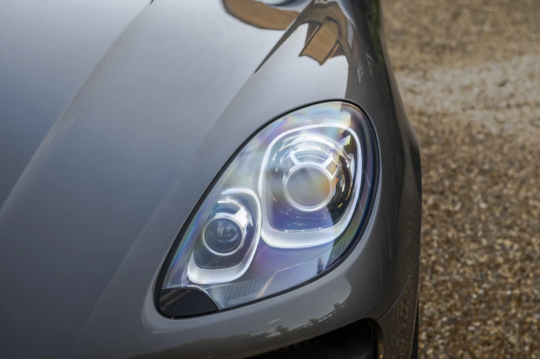 2014 Porsche Macan Turbo - Image 23 of 31