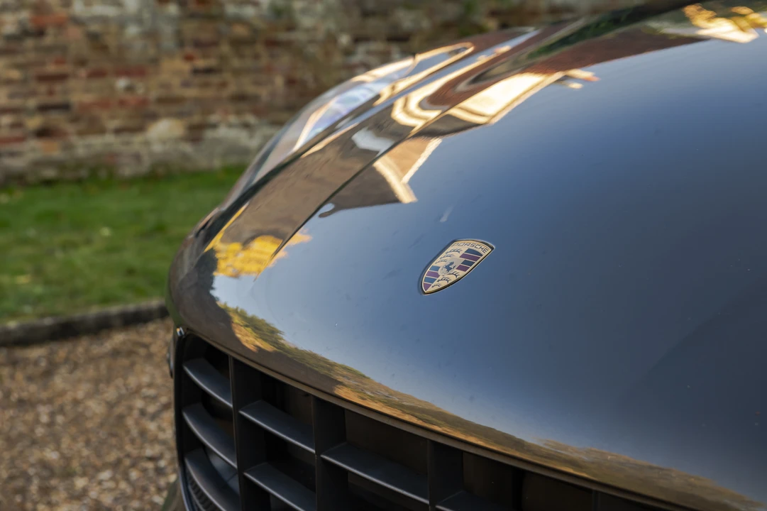 2014 Porsche Macan Turbo - Image 29 of 31