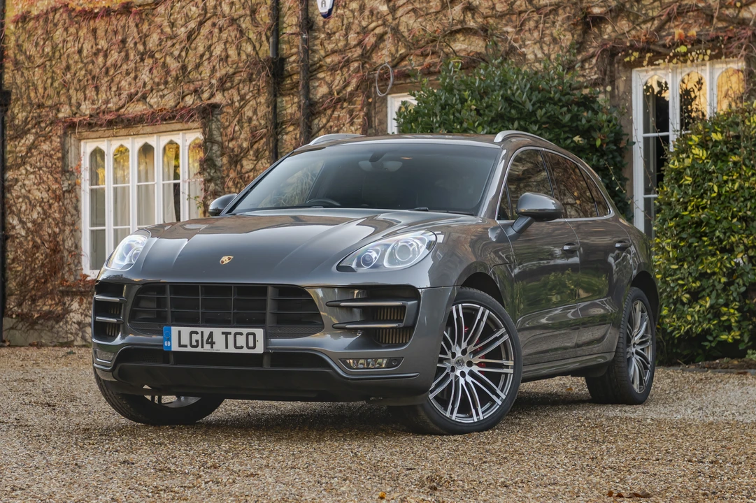 2014 Porsche Macan Turbo - Image 2 of 31
