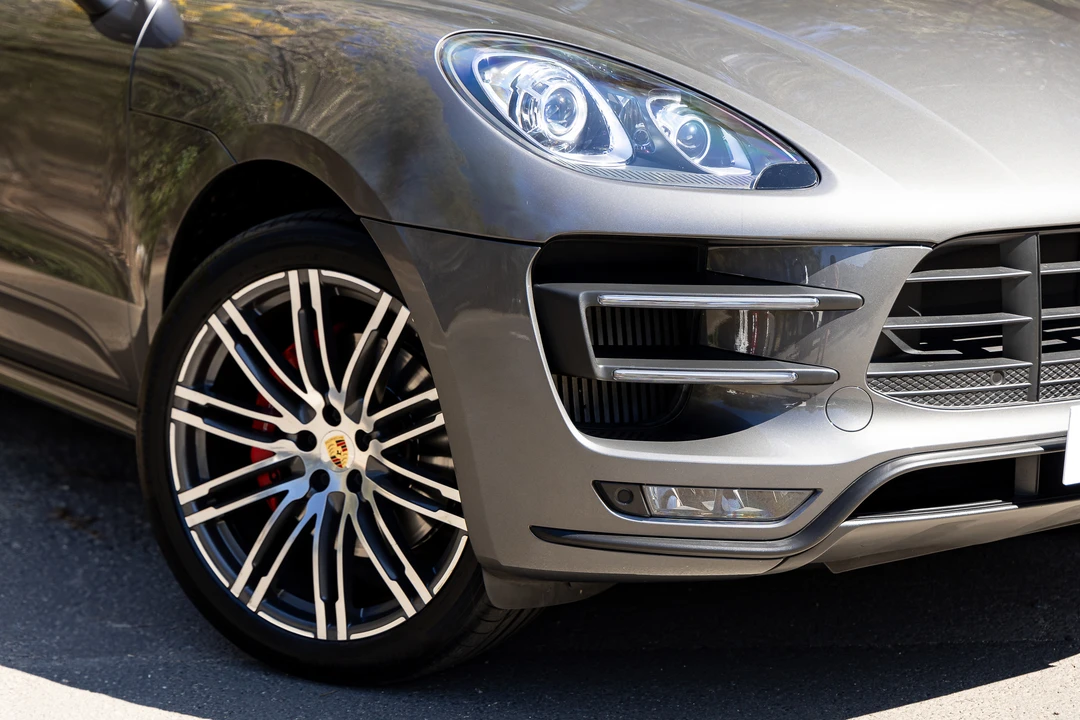 2014 Porsche Macan Turbo - Image 19 of 31