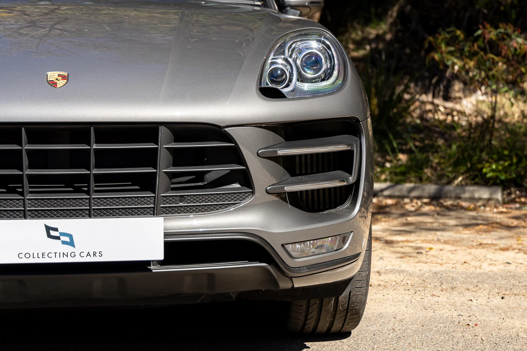 2014 Porsche Macan Turbo - Image 23 of 31