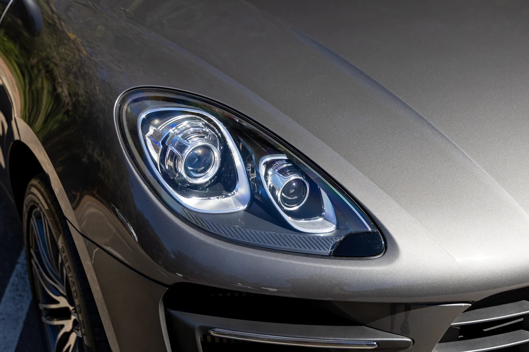 2014 Porsche Macan Turbo - Image 26 of 31