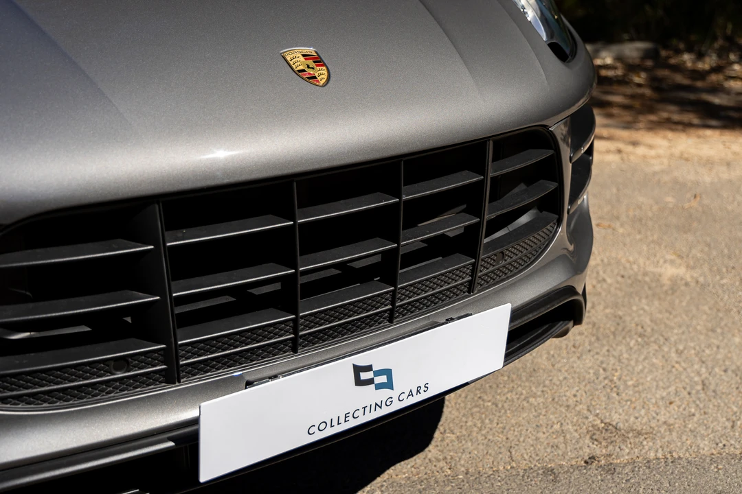 2014 Porsche Macan Turbo - Image 28 of 31