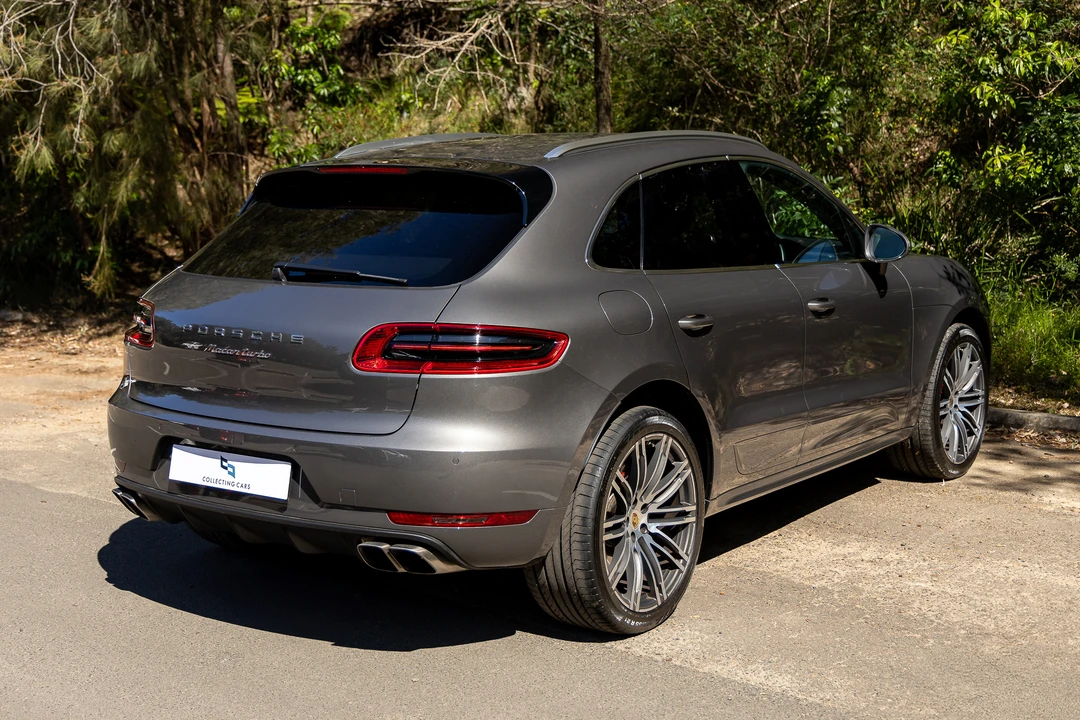 2014 Porsche Macan Turbo - Image 15 of 31