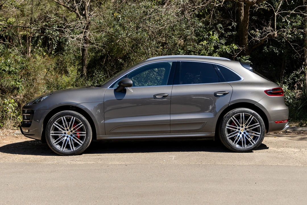 2014 Porsche Macan Turbo - Image 4 of 31