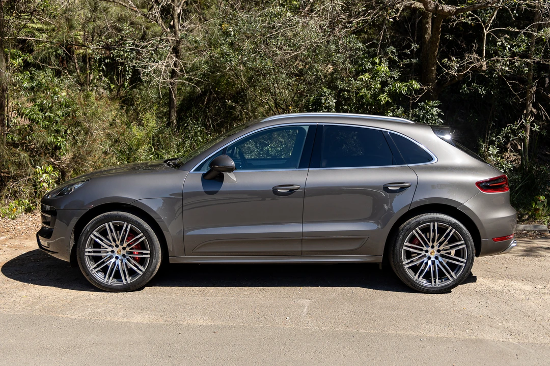 2014 Porsche Macan Turbo - Image 12 of 31