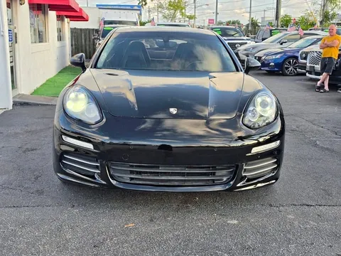 2014 Porsche Panamera 4 Sedan
