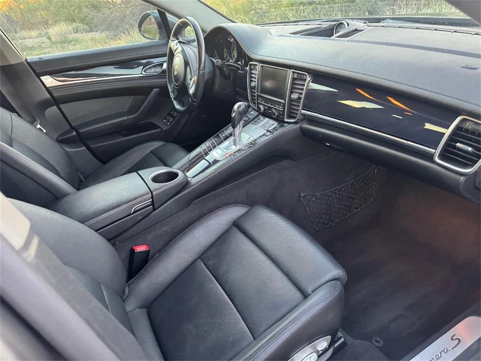 2014 Porsche 970 Panamera - Image 16 of 17
