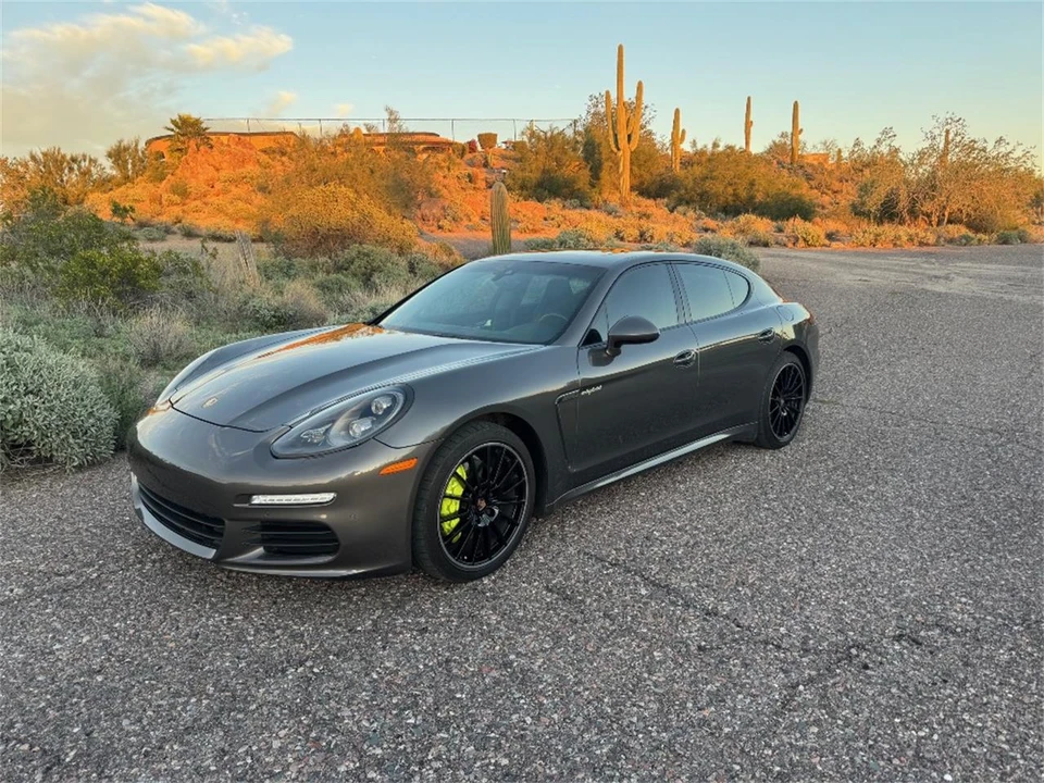 2014 Porsche 970 Panamera - Image 2 of 17