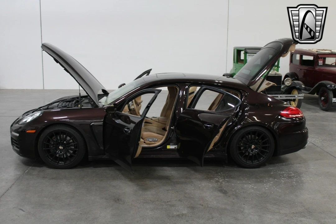 2014 Porsche 970 Panamera - Image 9 of 12