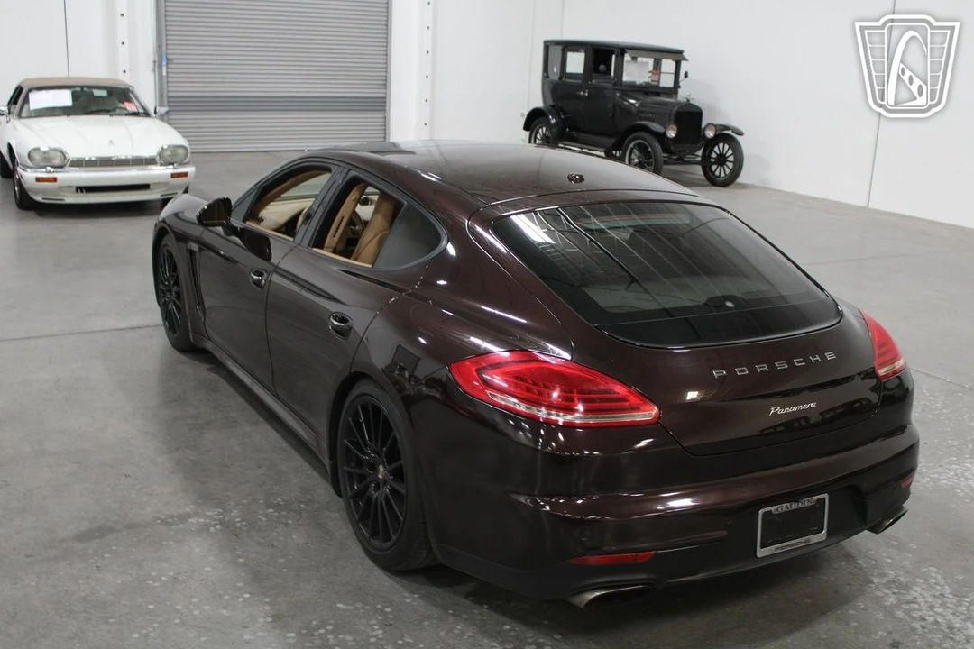 2014 Porsche 970 Panamera - Image 10 of 12