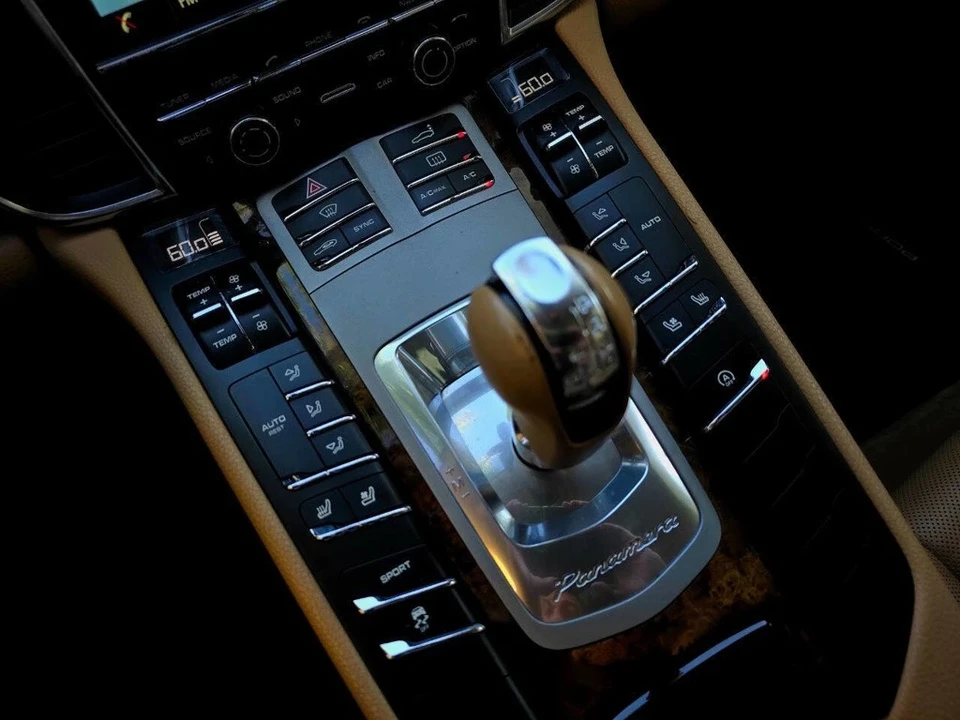 2014 Porsche 970 Panamera - Image 16 of 21