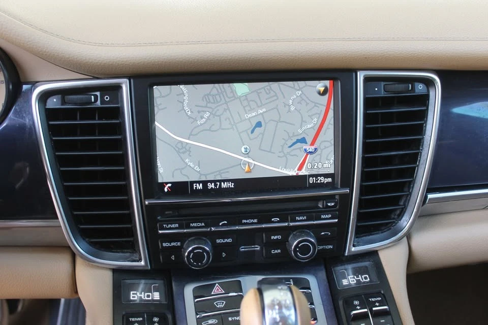 2014 Porsche 970 Panamera - Image 16 of 20