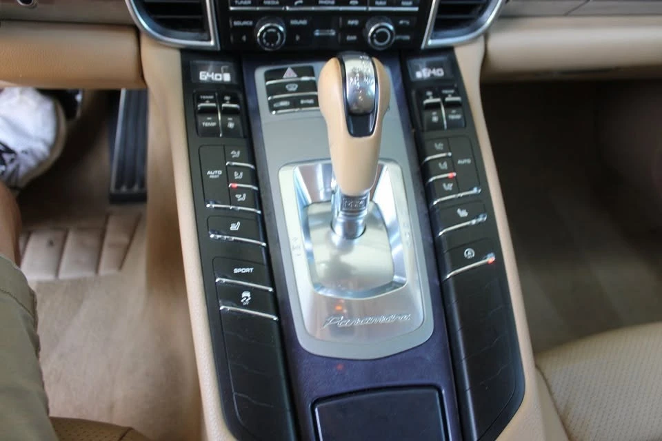2014 Porsche 970 Panamera - Image 17 of 20