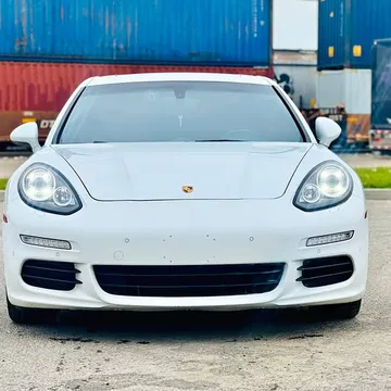2014 Porsche Panamera 4