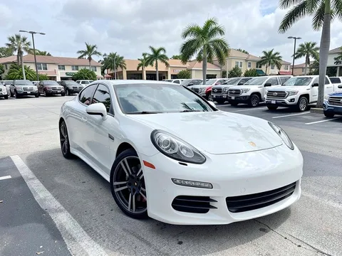 2014 Porsche Panamera 4