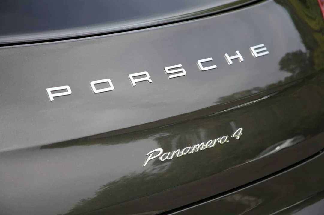 2014 Porsche 970 Panamera - Image 10 of 11