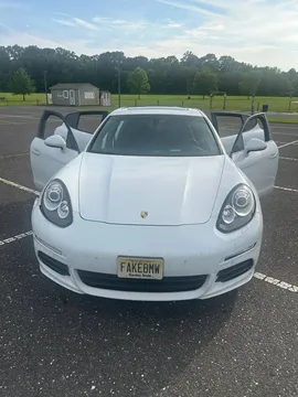 2014 Porsche Panamera 4 Sedan 4D