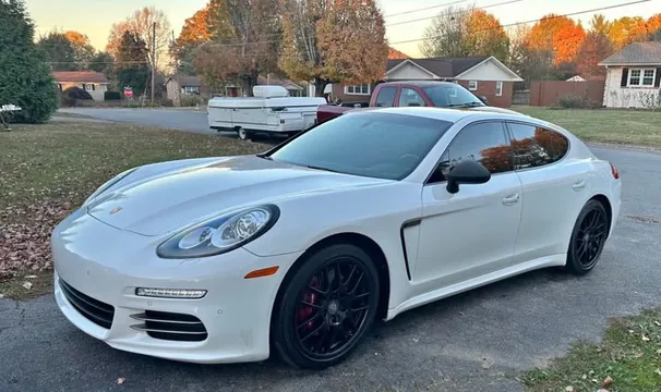 2014 Porsche Panamera 4 Sedan 4D