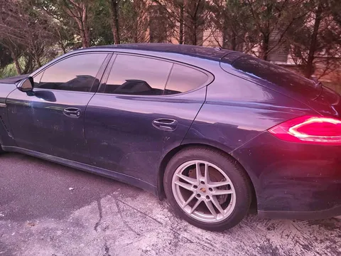2014 Porsche Panamera 4 Sedan 4D