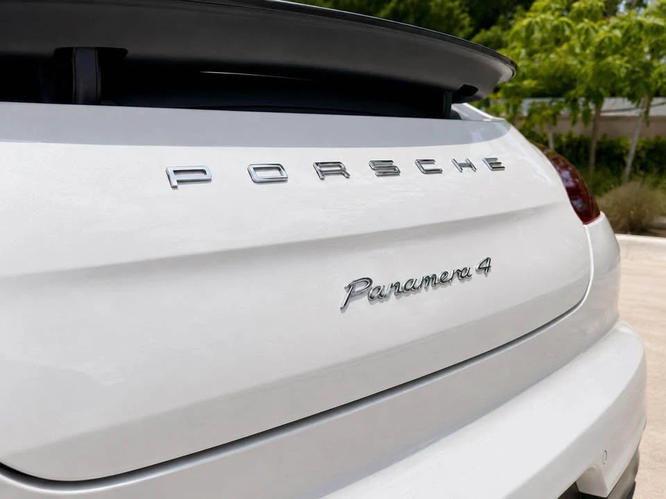 2014 Porsche 970 Panamera - Image 19 of 20
