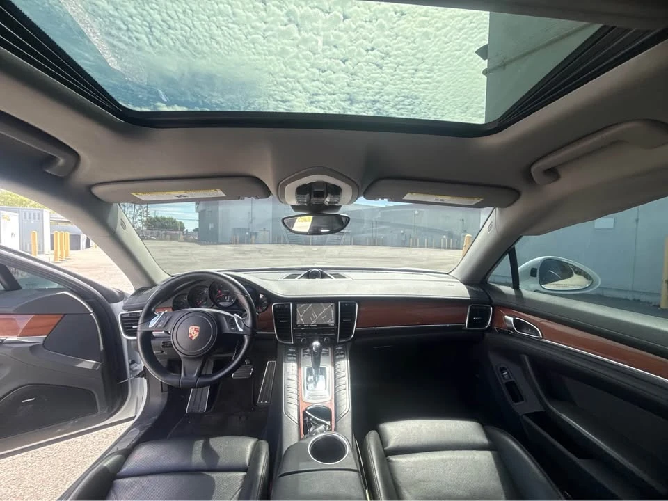 2014 Porsche Panamera - Image 10 of 15