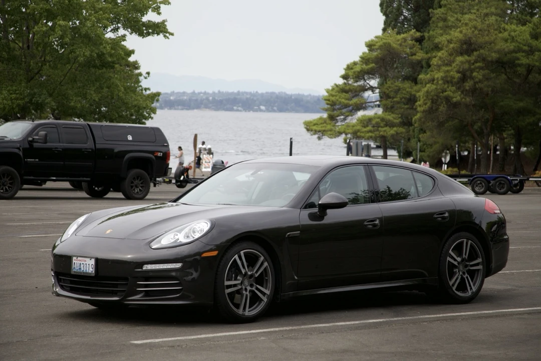 2014 Porsche 970 Panamera - Image 24 of 25