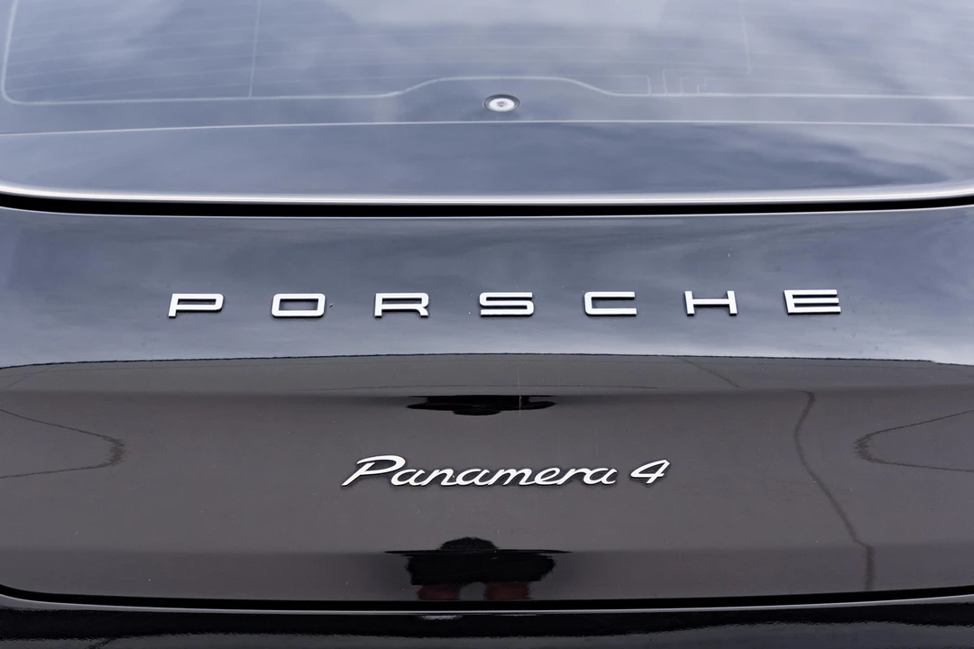2014 Porsche 970 Panamera - Image 17 of 31