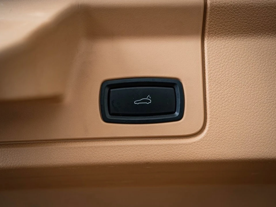 2014 Porsche 970 Panamera - Image 18 of 21