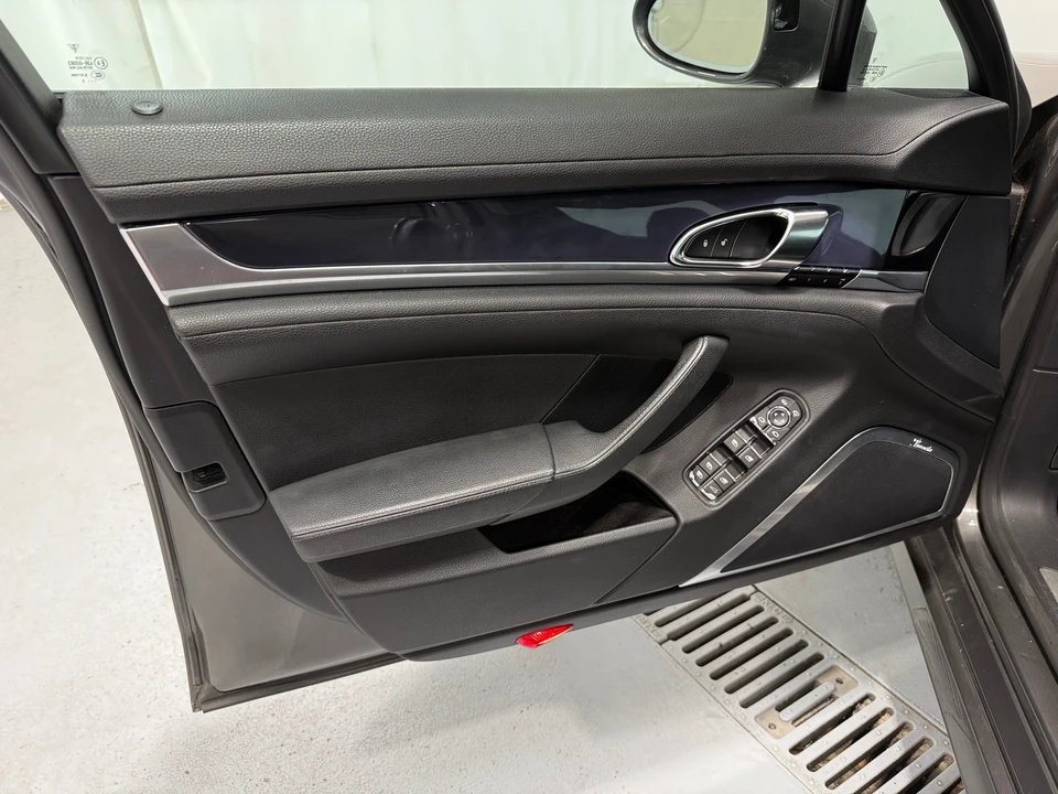 2014 Porsche 970 Panamera - Image 3 of 31
