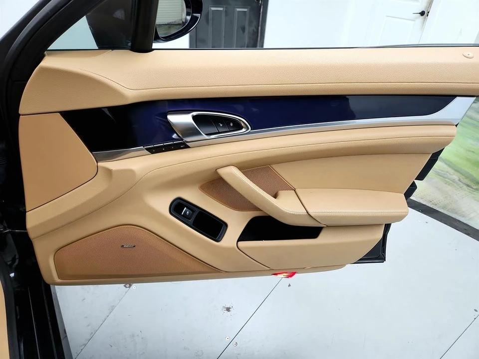 2014 Porsche 970 Panamera - Image 27 of 31