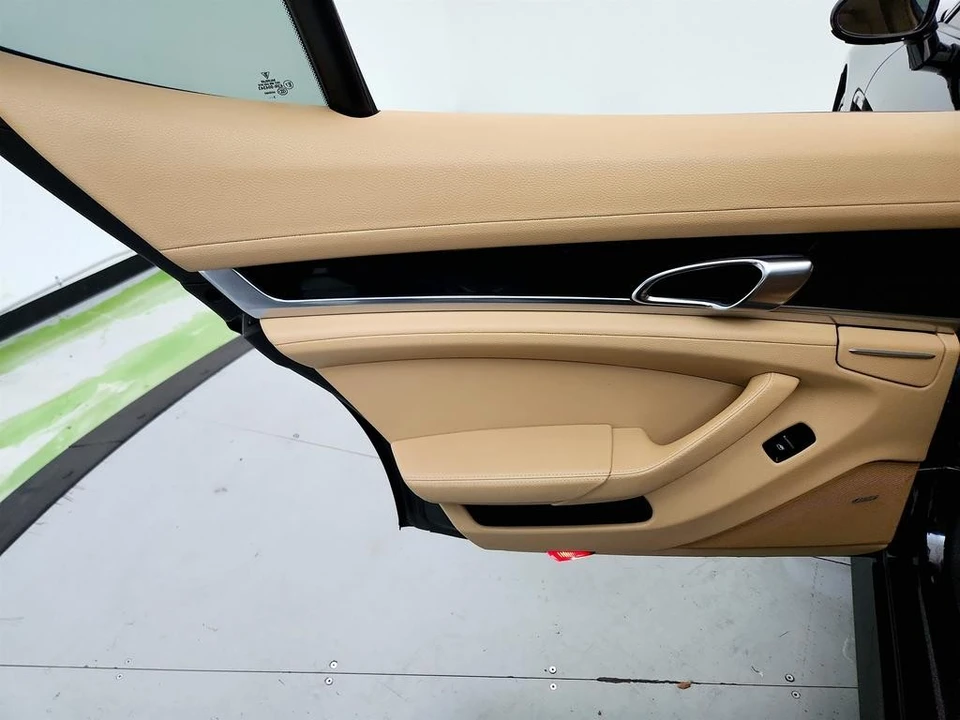 2014 Porsche 970 Panamera - Image 24 of 31