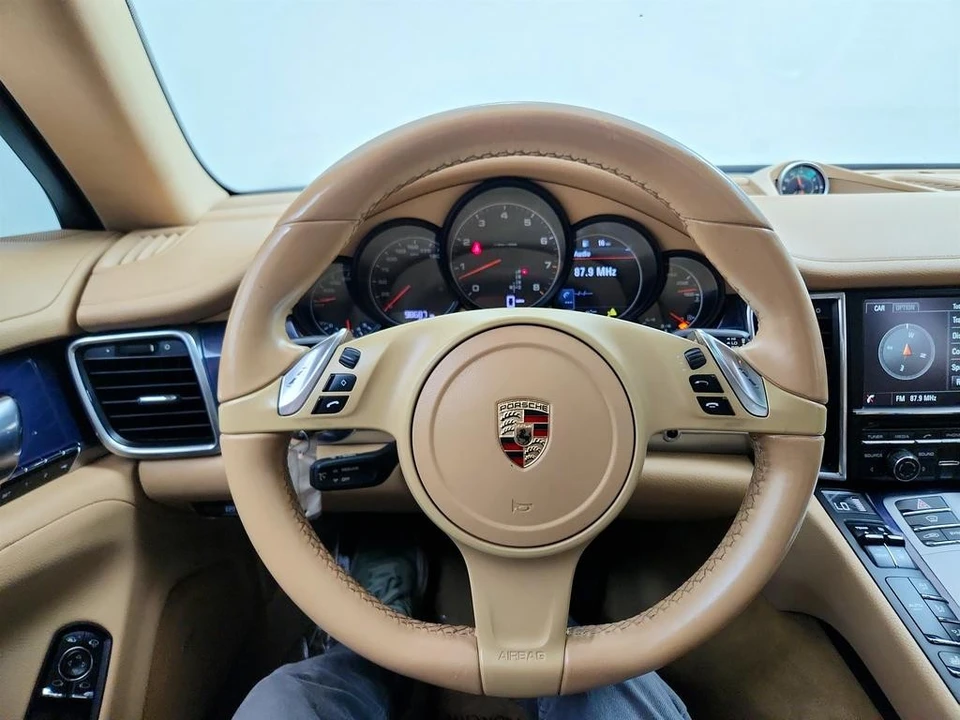 2014 Porsche 970 Panamera - Image 17 of 31