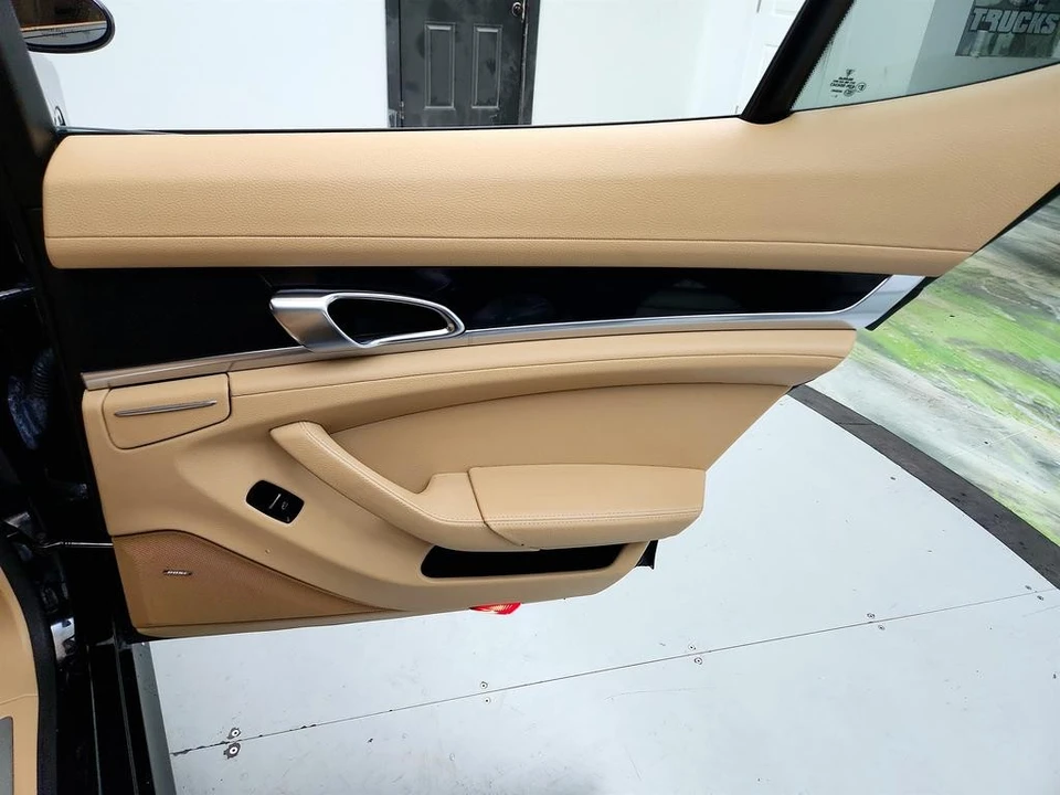 2014 Porsche 970 Panamera - Image 29 of 31