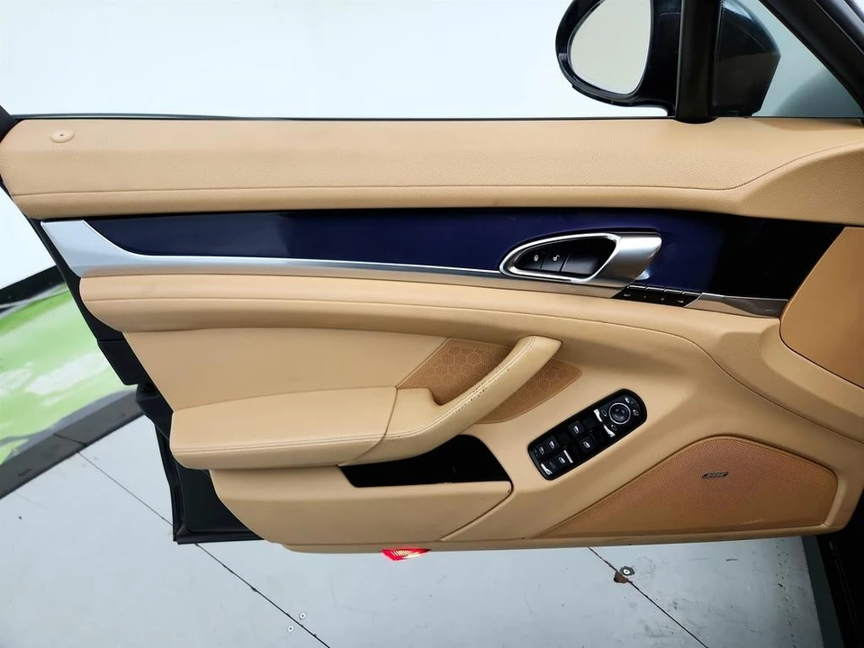 2014 Porsche 970 Panamera - Image 22 of 31